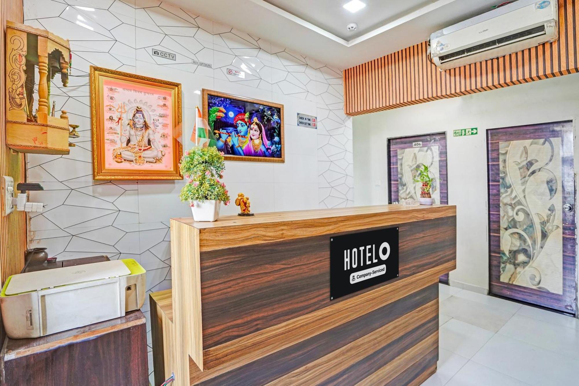 Hotel O S. G. Highway Formerly I Land Park 阿穆达巴 外观 照片